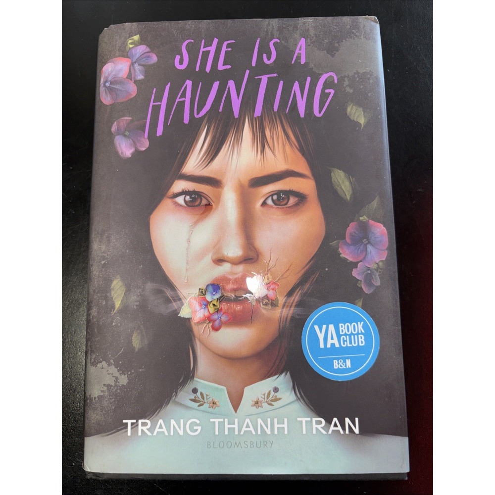 She Is a Haunting‎ by Trang Tha - VERY GOOD